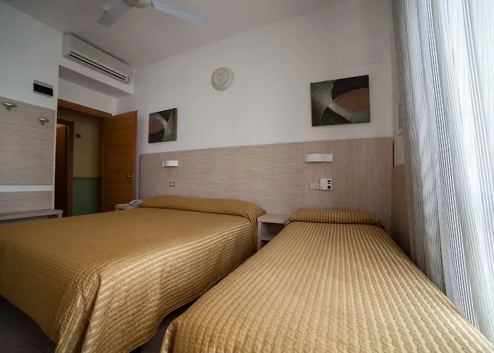 Hotel Plaza 3*